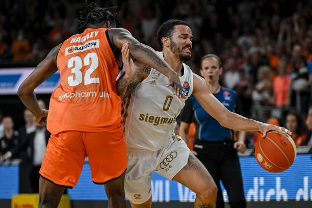 站位要靠后 站位要靠后