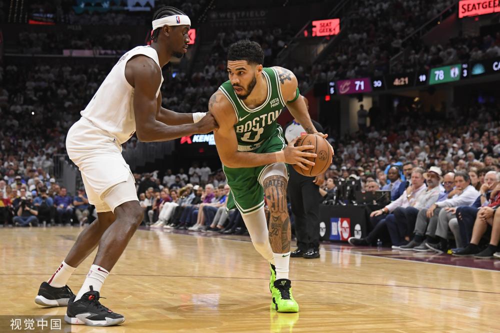 坚持与革新 坚持与革新